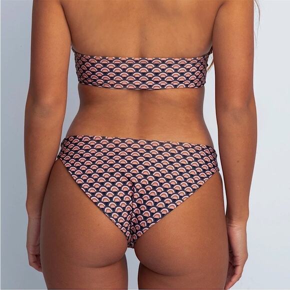 NEW Skatie Cheryl Bottom in Waikiki Print L - Picture 2 of 8